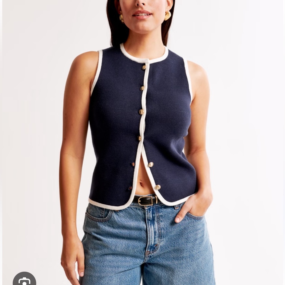 A&F Mara Crew Sweater Vest in Navy